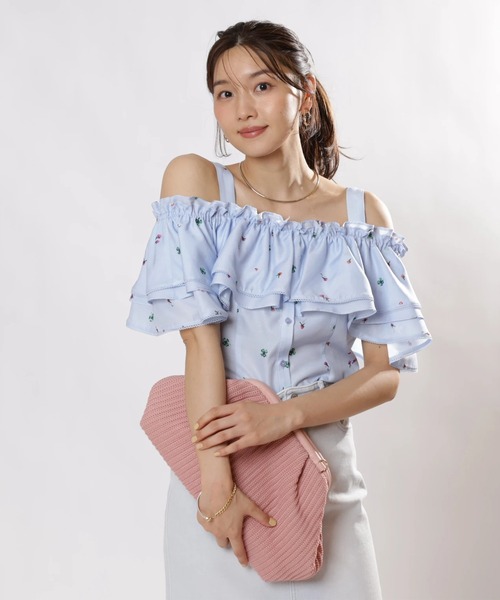 JUSGLITTY（ジャスグリッティー）の「プチボヌールブラウス（シャツ/ブラウス・レディース・ライトブルー/ホワイト系その他・1/2）」の4枚目の写真