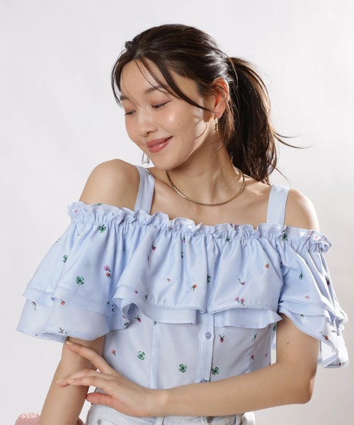 JUSGLITTY（ジャスグリッティー）の「プチボヌールブラウス（シャツ/ブラウス・レディース・ライトブルー/ホワイト系その他・1/2）」の5枚目の写真