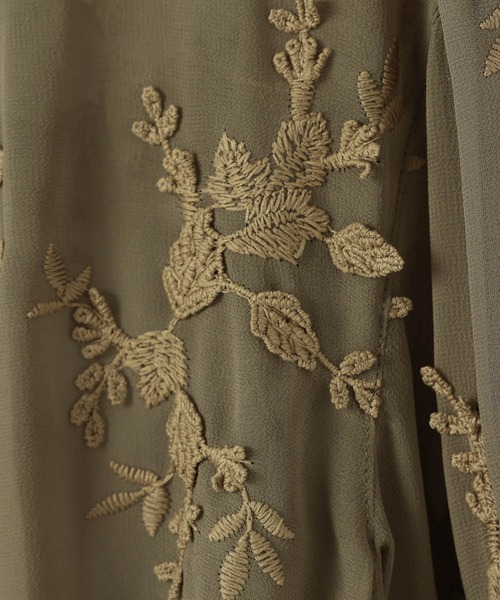 LEPSIM（レプシィム）の「3Dレースギャザーブルゾン　653985（ブルゾン・レディース・ブラウン/ブラック/カーキ・FREE）」の4枚目の写真