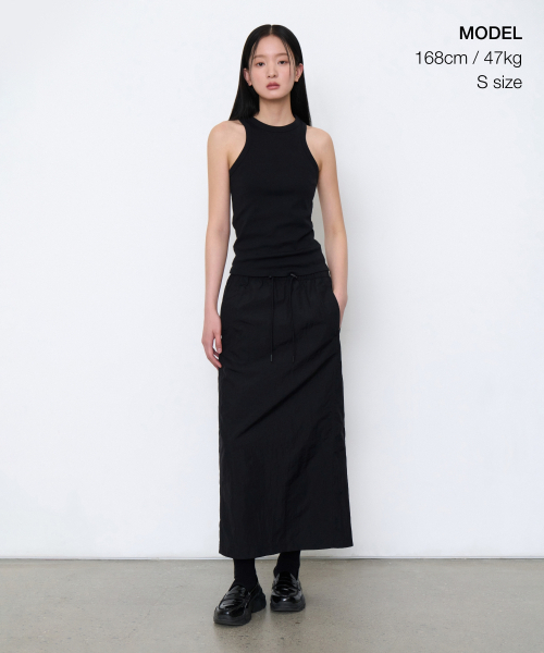 MUSINSA STANDARD WOMAN（ムシンサスタンダードウーマン）の「ウィメンズレーサータンクトップ[ブラック]（Tシャツ/カットソー・レディース・その他・SMALL/MEDIUM/LARGE/X-SMALL）」の2枚目の写真