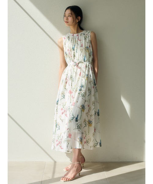 anuans（アニュアンス）の「フローラルモチーフプリントワンピース（ワンピース・レディース・ライトベージュ/ネイビー/ホワイト・MEDIUM/SMALL）」の8枚目の写真