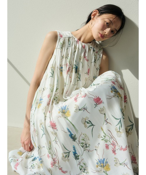 anuans（アニュアンス）の「フローラルモチーフプリントワンピース（ワンピース・レディース・ライトベージュ/ネイビー/ホワイト・MEDIUM/SMALL）」の11枚目の写真