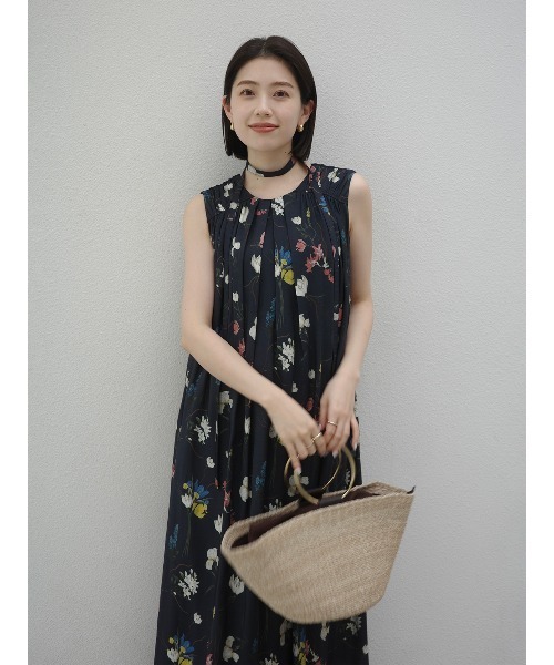 anuans（アニュアンス）の「フローラルモチーフプリントワンピース（ワンピース・レディース・ライトベージュ/ネイビー/ホワイト・MEDIUM/SMALL）」の21枚目の写真