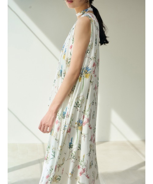 anuans（アニュアンス）の「フローラルモチーフプリントワンピース（ワンピース・レディース・ライトベージュ/ネイビー/ホワイト・MEDIUM/SMALL）」の16枚目の写真