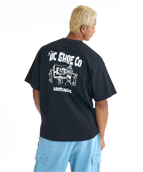 DC SHOES(ディーシーシューズ)の「DC SHOES メンズ 26 PLAY BUDDY SS Tシャツ 【2026年春夏モデル】/バックプリント半袖Tシャツ(Tシャツ/カットソー・メンズ・ホワイト/ブラック/ブラック系その他・MEDIUM/LARGE/X-LARGE)」の2枚目の写真