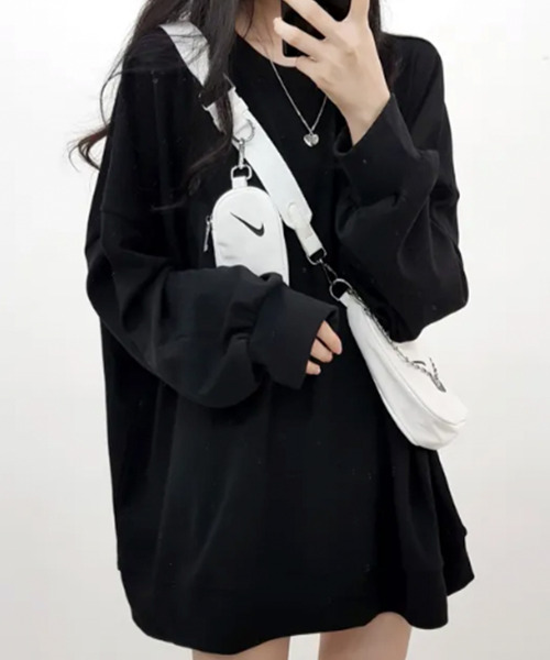 VIVID LADY(ビビッドレディー)の「スウェット チュニック トップス(スウェット・レディース・パープル/ベージュ/ピンク/マスタード/ブルー/グレー/ライトグレー/ホワイト/ワイン/ブラック/チャコールグレー/ライトブルー・FREE)」の2枚目の写真