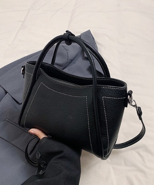 yuue' ( wear )(ユーイ)の「2WAYステッチミニショルダーバッグ(ショルダーバッグ・レディース・ダークブラウン/ブラック/アイボリー・FREE)」の17枚目の写真
