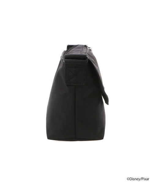Manhattan Portage(マンハッタンポーテージ)の「Nylon Messenger Bag (SM) FZP MGNT / TOY STORY ALIENS(メッセンジャーバッグ・レディース・ブラック・SMALL)」の3枚目の写真