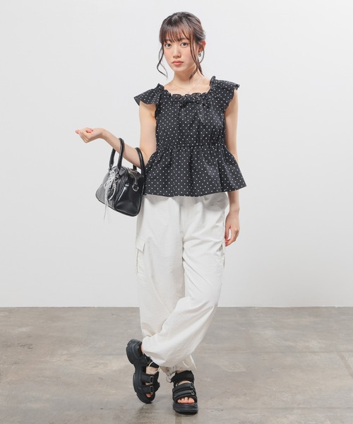 Honeys(ハニーズ)の「フリルブラウス(シャツ/ブラウス・レディース・ホワイト系その他2/レッド系その他2/ブラック系その他2/ブルー系その他3・3L/L/LL/M/S)」の12枚目の写真