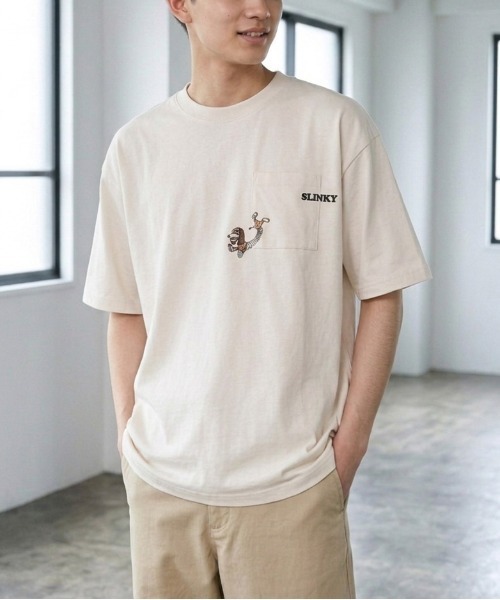 Disney(ディズニー)の「【DISNEY/ディズニー】TOYSTORY/トイ・ストーリー5 SLINKY ポケット刺繍 半袖Tシャツ / 2026年Movie Tee(ユニセックス)(Tシャツ/カットソー・メンズ・アイボリー/スミクロ・M/L/LL)」の15枚目の写真