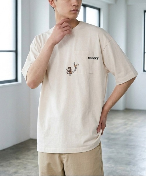 Disney(ディズニー)の「【DISNEY/ディズニー】TOYSTORY/トイ・ストーリー5 SLINKY ポケット刺繍 半袖Tシャツ / 2026年Movie Tee(ユニセックス)(Tシャツ/カットソー・メンズ・アイボリー/スミクロ・M/L/LL)」の16枚目の写真