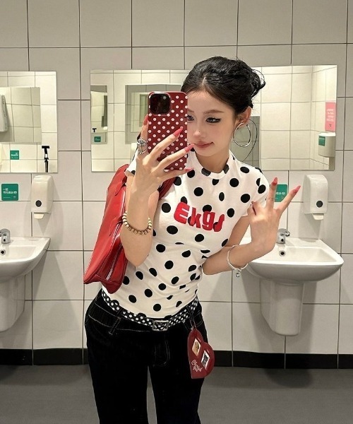 Ritzy(リッツィー)の「Y2K ドットロゴコンパクトTシャツ(Tシャツ/カットソー・レディース・ホワイト・S/M/L/XL)」の10枚目の写真
