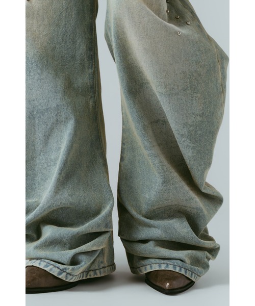 Knuth Marf(クヌースマーフ)の「studded draped denim pants(unisex)(デニムパンツ・レディース・ブラック/ブルー・SMALL/MEDIUM/X-SMALL)」の12枚目の写真