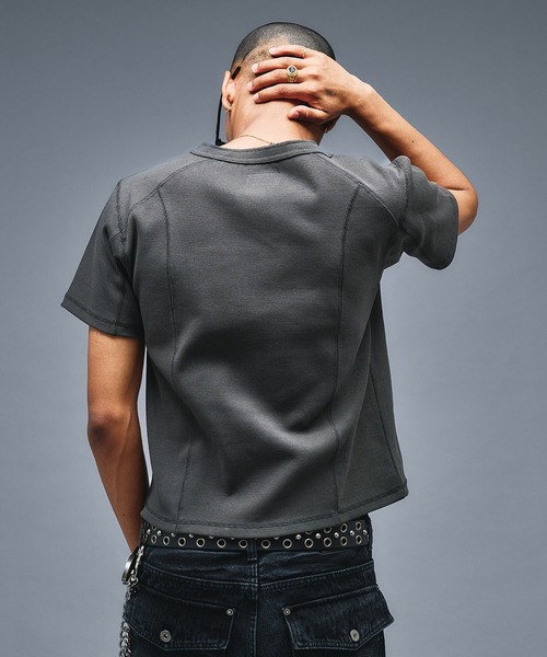 ANDER HUNK(アンダーハンク)の「Slim Fit Henry neck Rib T-shirt/スリムフィットヘンリーネックリブTシャツ(Tシャツ/カットソー・メンズ・チャコールグレー/ブラウン/ブラック/ライトグレー・SMALL/LARGE/MEDIUM)」の11枚目の写真