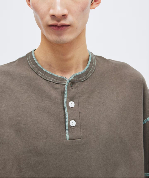 Healthknit(ヘルスニット)の「Healthknit / ヘルスニット 別注 ヘンリーネックTシャツ(Tシャツ/カットソー・メンズ・チャコールグレー/ホワイト/ブラック系その他/ブラウン・MEDIUM/LARGE)」の21枚目の写真