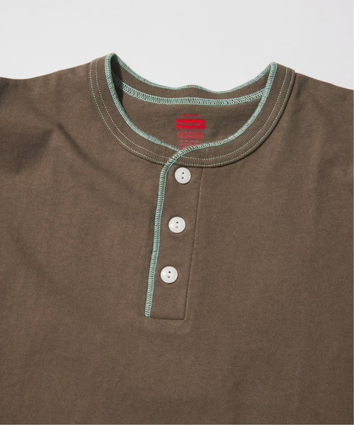 Healthknit(ヘルスニット)の「Healthknit / ヘルスニット 別注 ヘンリーネックTシャツ(Tシャツ/カットソー・メンズ・チャコールグレー/ホワイト/ブラック系その他/ブラウン・MEDIUM/LARGE)」の6枚目の写真