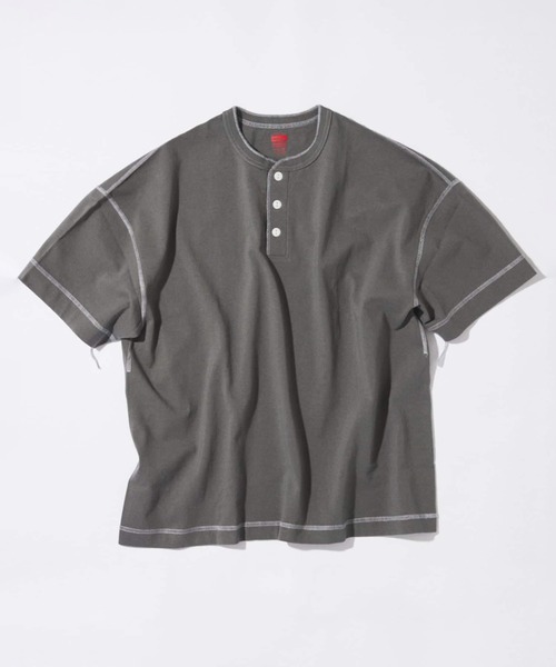 Healthknit(ヘルスニット)の「Healthknit / ヘルスニット 別注 ヘンリーネックTシャツ(Tシャツ/カットソー・メンズ・チャコールグレー/ホワイト/ブラック系その他/ブラウン・MEDIUM/LARGE)」の3枚目の写真