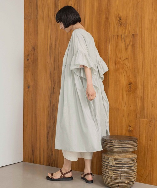 studio CLIP（スタディオクリップ）の「《natural by clip》前後着用可能ピンタックワンピース（ワンピース・レディース・ブラック/カーキ/ライトグレー・FREE）」の17枚目の写真