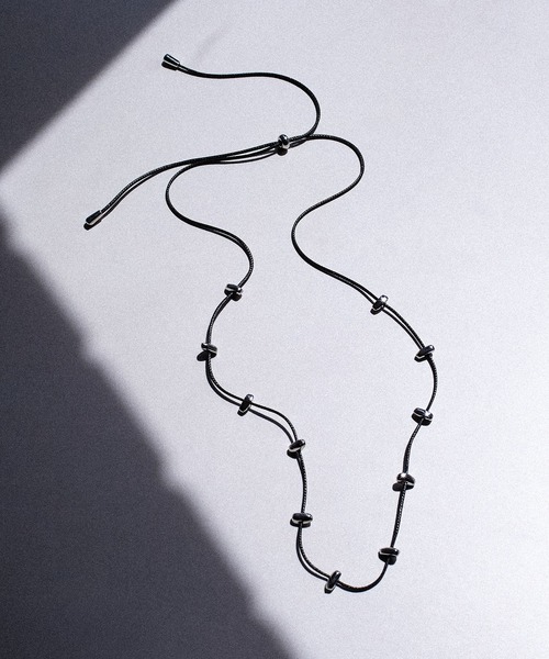 ROSE BUD(ローズバッド)の「CODE NECKLACE(ネックレス・レディース・ブラック・ONE SIZE)」の2枚目の写真
