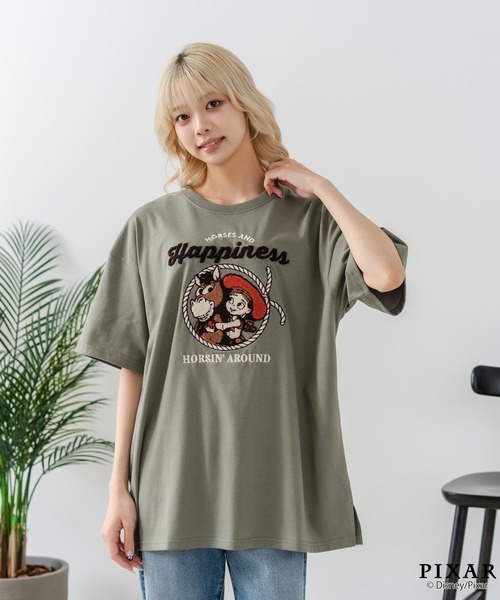 Disney(ディズニー)の「【DISNEY/ディズニー】【高級感とヴィンテージライクな雰囲気を演出するサガラ刺繍】トイ・ストーリー5 サガラ刺繍Tシャツ ルーズシルエット 半袖 カットソー TOYSTORY5 キャラクターグッズ アメカジ(Tシャツ/カットソー・レディース・ピンク/スミクロ/ライトグレー/カーキ・LARGE/MEDIUM)」の9枚目の写真