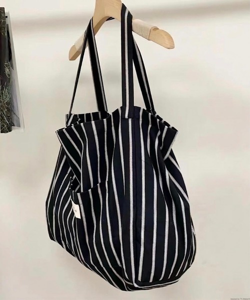 TONE SELECT GOODS(トーンセレクトグッズ)の「Liaa/ストライプ 大容量 トートバッグ A18821(トートバッグ・レディース・グレー/ブラック・FREE)」の7枚目の写真