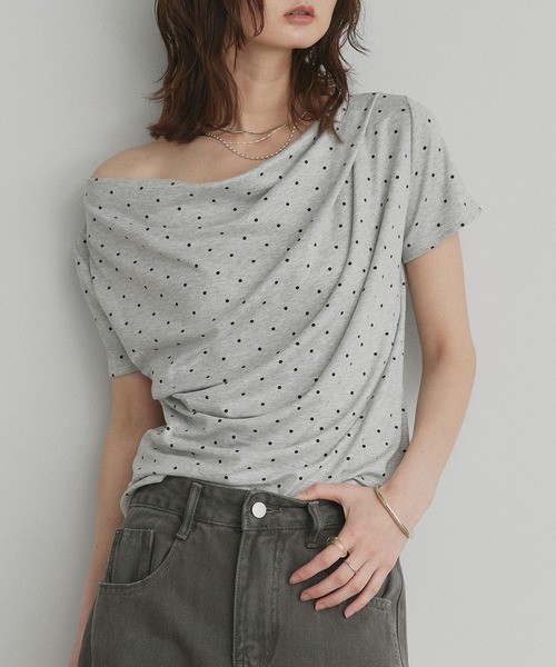 ad thie(アドティエ)の「ドット ドレープネック トップス(Tシャツ/カットソー・レディース・オフホワイト/杢グレー/ブラック・FREE)」の3枚目の写真