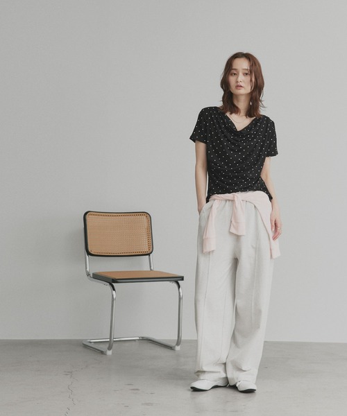 ad thie(アドティエ)の「ドット ドレープネック トップス(Tシャツ/カットソー・レディース・オフホワイト/杢グレー/ブラック・FREE)」の16枚目の写真