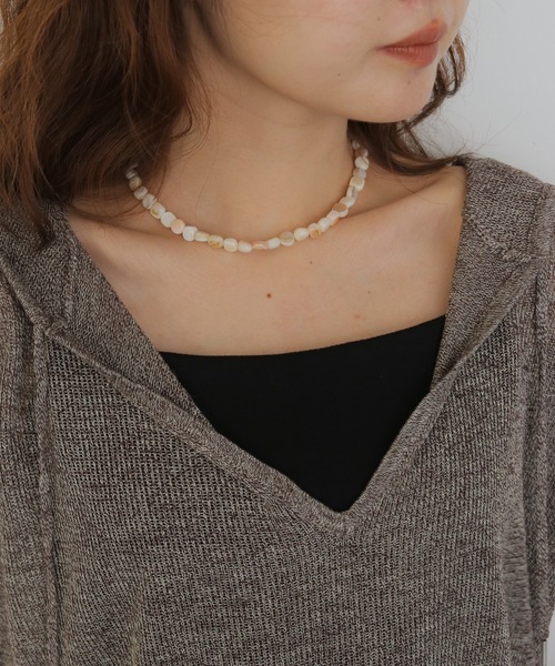 cheriella(シェリエラ)の「【cheriella】ニュアンスシェルネックレス NUANCE SHELL NECKLACE(ネックレス・レディース・オフホワイト・FREE)」の14枚目の写真