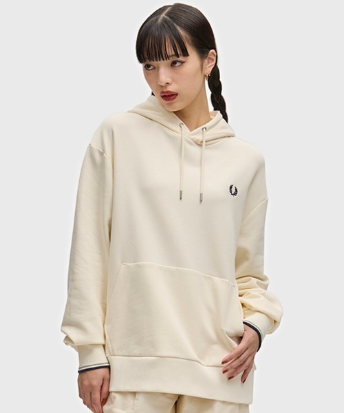 FRED PERRY(フレッドペリー)の「Tipped Hooded Sweatshirt/ティップドフードスウェット(パーカー・メンズ・ベージュ/ブラック/ネイビー・XL/L/M/S)」の2枚目の写真