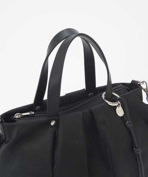 TREASURE TOPKAPI(トレジャートプカピ)の「【TREASURE TOPKAPI】Lien リヤン タックシルエット 2WAY ミニ トートバッグ / 軽量(トートバッグ・レディース・ブラック/ベージュ/カーキ・FREE)」の16枚目の写真