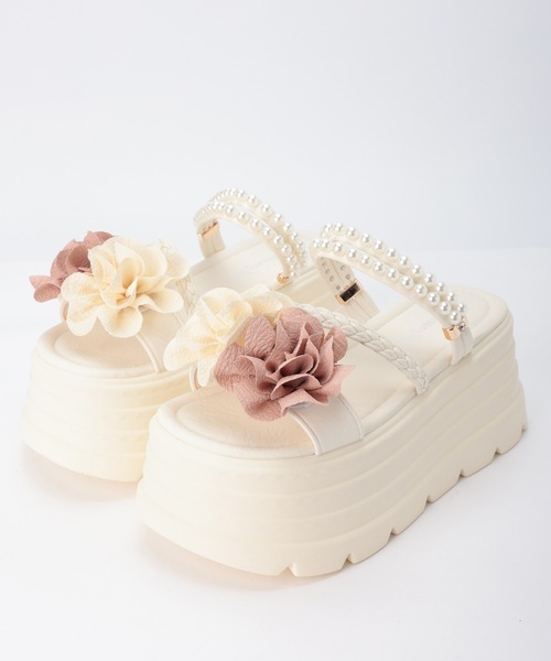 Lace Ladies（レースレディース）の「フラワー モチーフ パール ストラップ 厚底 サンダル（サンダル・レディース・アイボリー/ブラック・23.5cm/23cm/24.5cm/24cm/22.5cm）」の17枚目の写真