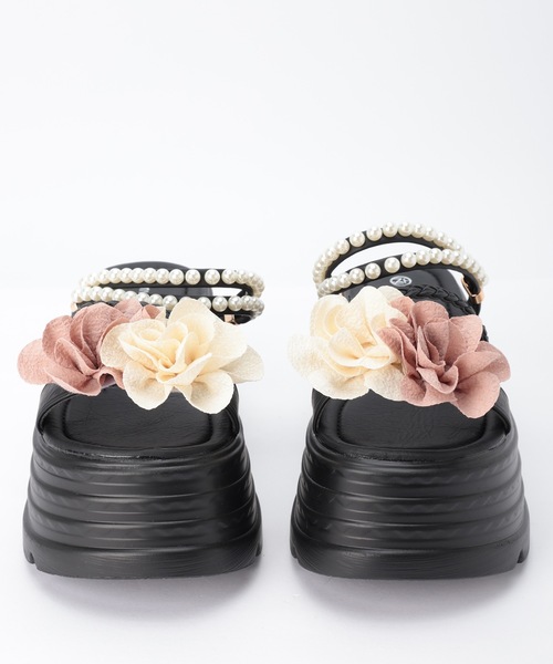 Lace Ladies（レースレディース）の「フラワー モチーフ パール ストラップ 厚底 サンダル（サンダル・レディース・アイボリー/ブラック・23.5cm/23cm/24.5cm/24cm/22.5cm）」の19枚目の写真