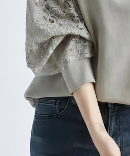CHUL(チュル)の「レーススリーブハーフジップパーカー(パーカー・レディース・ホワイト/ブラック/カーキ・LARGE/MEDIUM/SMALL)」の4枚目の写真