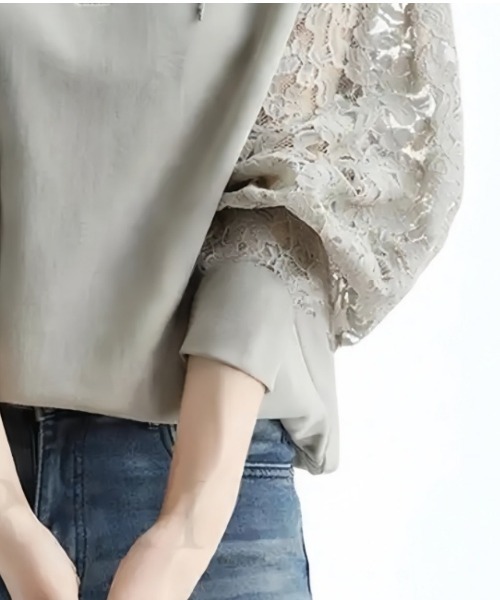 CHUL(チュル)の「レーススリーブハーフジップパーカー(パーカー・レディース・ホワイト/ブラック/カーキ・LARGE/MEDIUM/SMALL)」の6枚目の写真