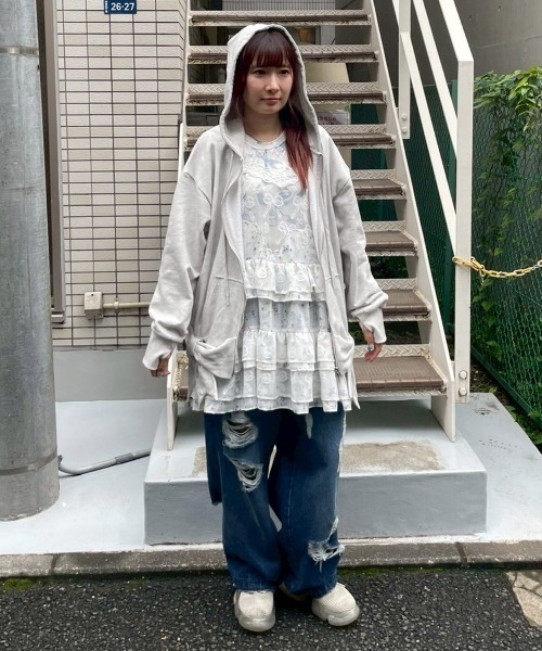Candy Stripper(キャンディストリッパー)の「GRUNGE RIBBON フーディー(パーカー・レディース・ライトグレー/チャコール/モカ・FREE)」の20枚目の写真