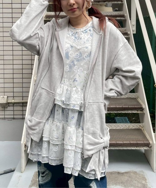 Candy Stripper(キャンディストリッパー)の「GRUNGE RIBBON フーディー(パーカー・レディース・ライトグレー/チャコール/モカ・FREE)」の15枚目の写真