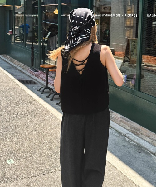 CANAL JEAN(キャナルジーン)の「El mar バックレースUPニットタンク(ニット/セーター・レディース・ブラック/キナリ・ONE SIZE)」の1枚目の写真