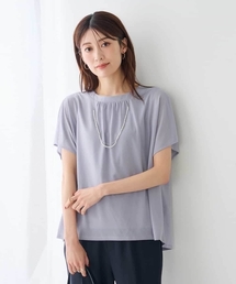 a.v.v（アーヴェヴェ）の「シアーギャザーネックトップス（Tシャツ/カットソー）」