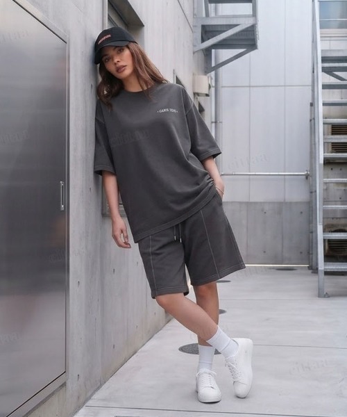 Dalfwin（ダールフィン）の「韓国ファッション【上下セット】SOCIETYピグメント加工英字バックプリント半袖ショートパンツセットアップ（ルームウェア/パジャマ・レディース・ベージュ/ブラック・FREE）」の7枚目の写真