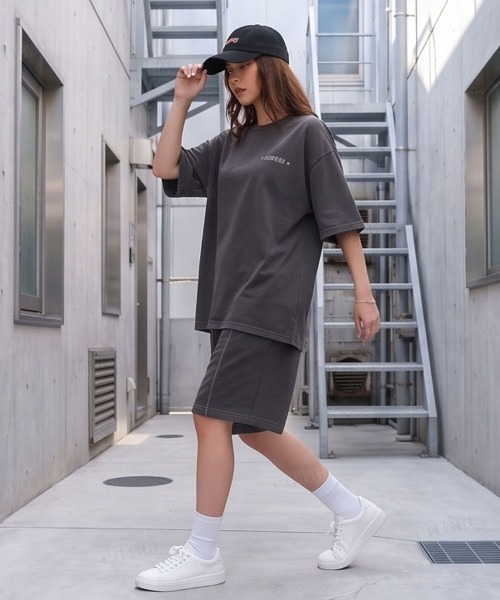 Dalfwin（ダールフィン）の「韓国ファッション【上下セット】SOCIETYピグメント加工英字バックプリント半袖ショートパンツセットアップ（ルームウェア/パジャマ・レディース・ベージュ/ブラック・FREE）」の8枚目の写真