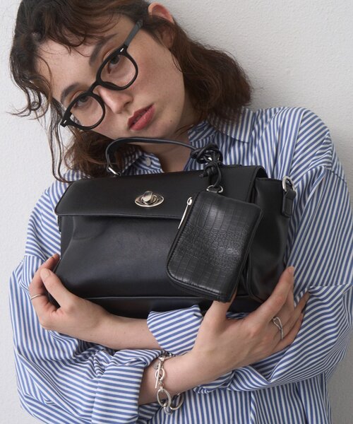 CIAOPANIC TYPY(チャオパニックティピー)の「【WEB限定】クロコポーチ付きフラップデザインBAG(ショルダーバッグ・レディース・ブラック/ブラウン・ONE SIZE)」の2枚目の写真