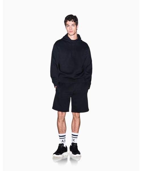 ARMANI EXCHANGE(アルマーニエクスチェンジ)の「【A|X アルマーニ エクスチェンジ】オールオーバーロゴ フーデッドスウェットプルオーバー(EC限定カラー含)(スウェット・メンズ・オフホワイト・LARGE/MEDIUM/SMALL/X-LARGE/X-SMALL)」の5枚目の写真