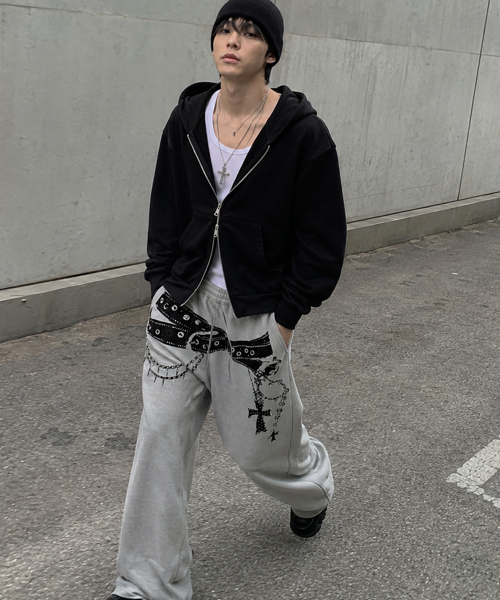 GRAVER（グレーバー）の「[UNISEX]BELTED トレーニングワイドパンツ_グレー（スウェットパンツ・レディース・グレー・MEDIUM/LARGE）」の2枚目の写真
