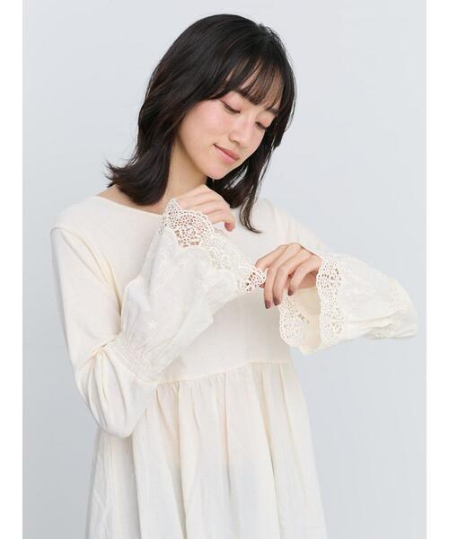 Samansa Mos2(サマンサ モスモス)の「裾袖スカラップレースインナー(Tシャツ/カットソー・レディース・キナリ/ブラック/オフホワイト・F)」の12枚目の写真