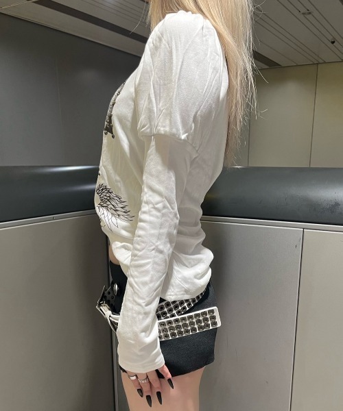 Never mind the XU / Chikashitsu+(ネバーマインド ザ エックスユー / チカシツプラス)の「【BABY09】one-shoulder graffiti tops / 【ベイビーナイン】ワンショルダーグラフィック長袖Tシャツ(Tシャツ/カットソー・レディース・ブラック/ベージュ/ホワイト・S)」の15枚目の写真