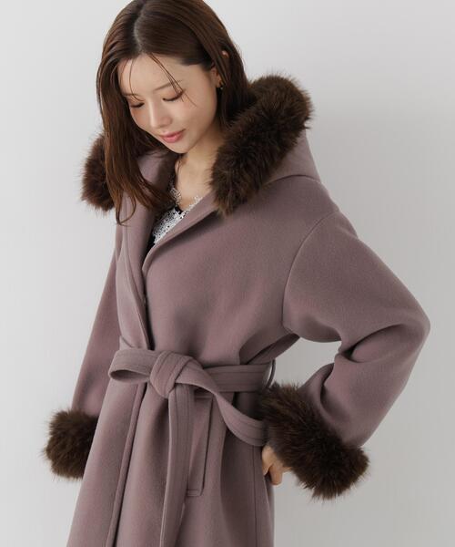 PROPORTION BODY DRESSING(プロポーションボディドレッシング)の「フードフェイクファーミドルコート / 1216252100(ステンカラーコート・レディース・ピンク/ホワイト系その他/ブラウン系その他/ダークグレー・SMALL/MEDIUM)」の3枚目の写真