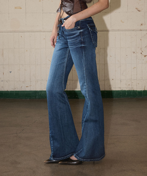 NO EXTRA TOUCH(ノー・エクストラ・タッチ)の「Kaihara All-Brush Stitch Low-Rise Bootcut (Deep Blue) / 26FWPT005DB(デニムパンツ・レディース・その他・SMALL/MEDIUM/LARGE/X-SMALL)」の2枚目の写真