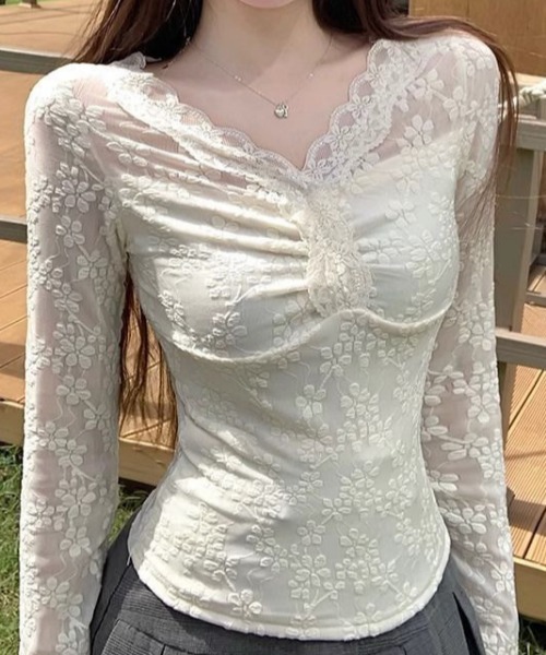 NANEA(ナネア)の「レースVネックロンT(Tシャツ/カットソー・レディース・アイボリー・MEDIUM/LARGE)」の1枚目の写真