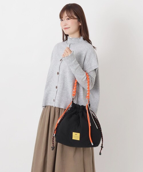 one'sterrace(ワンズテラス)の「KiU パデッドパラコードハンドルトート(トートバッグ・レディース・ベージュ系8/アイボリー系8/ブラック系8・99)」の15枚目の写真