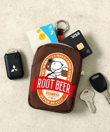 Vintage PEANUTS（ビンテージピーナッツ）の「"09"≪PEANUTS≫カラビナ付き プリント スクエア ポーチ（ポーチ）」